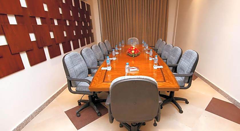 Hotel One Rahim Yar Khan Club Road