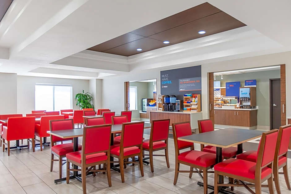 Holiday Inn Express Surprise By IHG