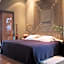 Tingala Lodge - Bed in the Bush