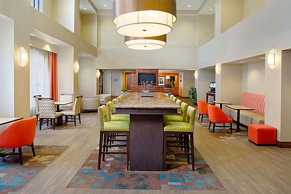 Hampton Inn By Hilton And Suites Lancaster