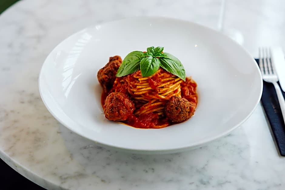 Roomers Munich, Autograph Collection by Marriott