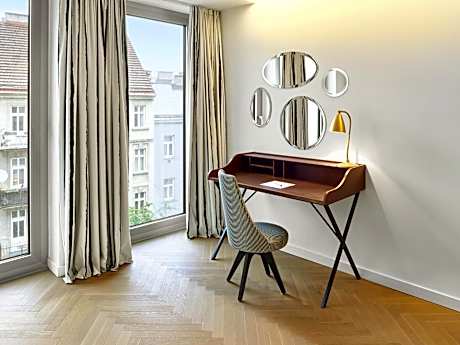 Standard Queen Room with Two Queen Beds and Courtyard View