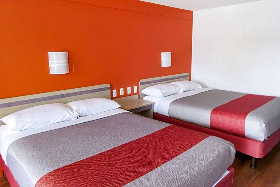 Rodeway Inn Altoona Orchard Plaza