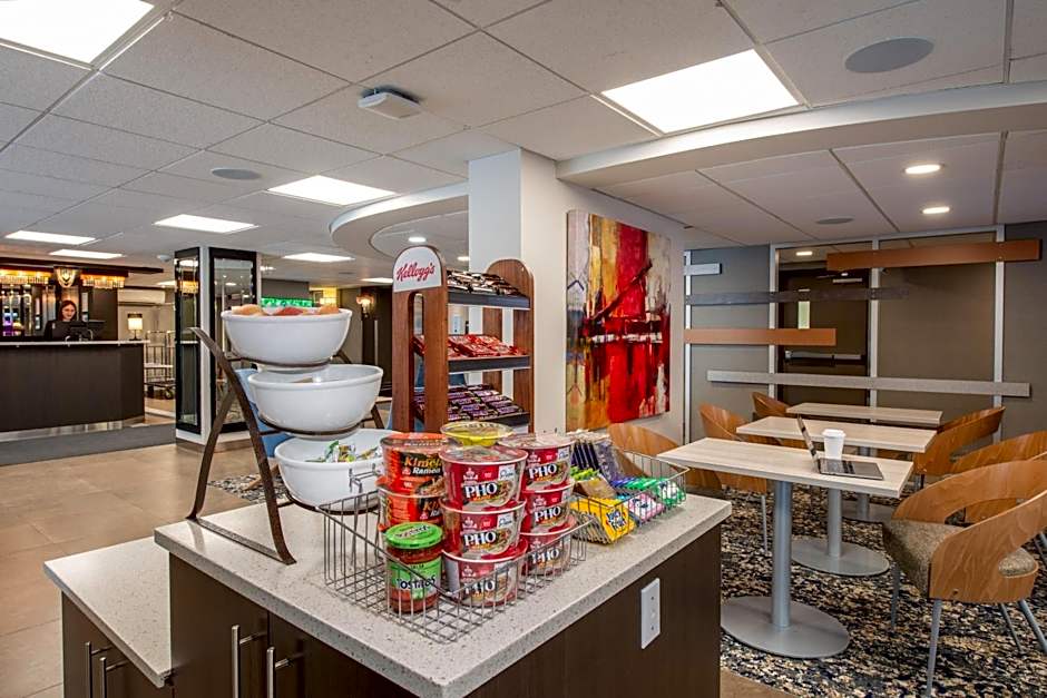 Coast Calgary Downtown Hotel & Suites by APA
