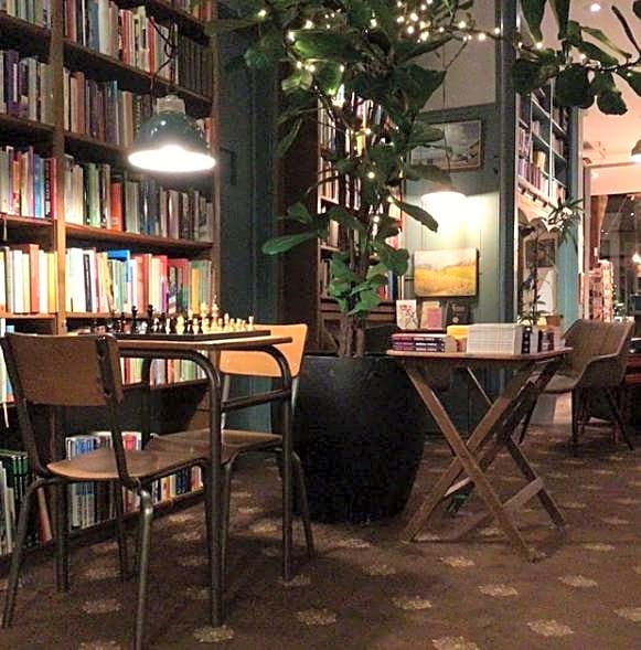 Bookstor Hotel