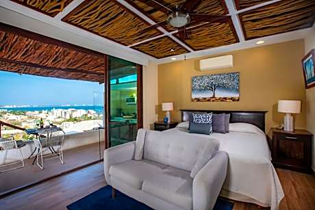 Deluxe Suite with Sea View