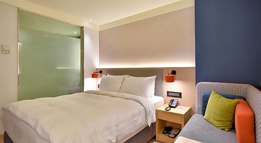 Holiday Inn Express Taipei Train Station