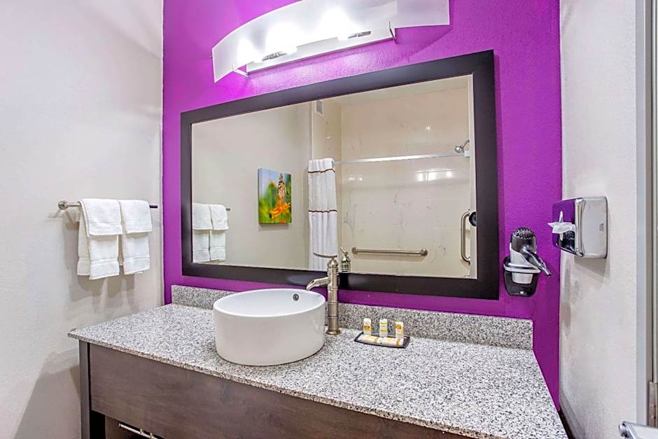 La Quinta Inn & Suites by Wyndham Springfield