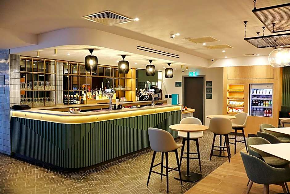 Holiday Inn London Luton North by IHG