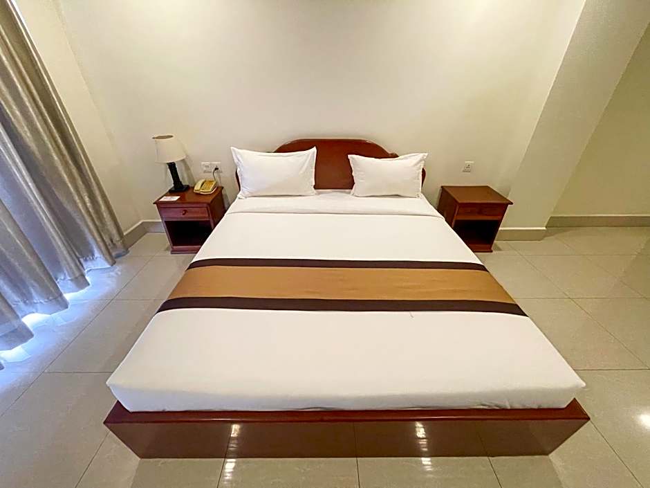 Pursat Riverside Hotel & Spa