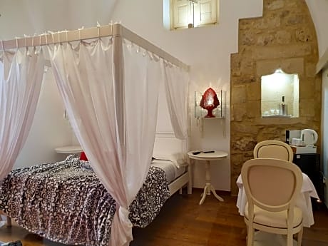 Deluxe Double Room with Spa Bath 