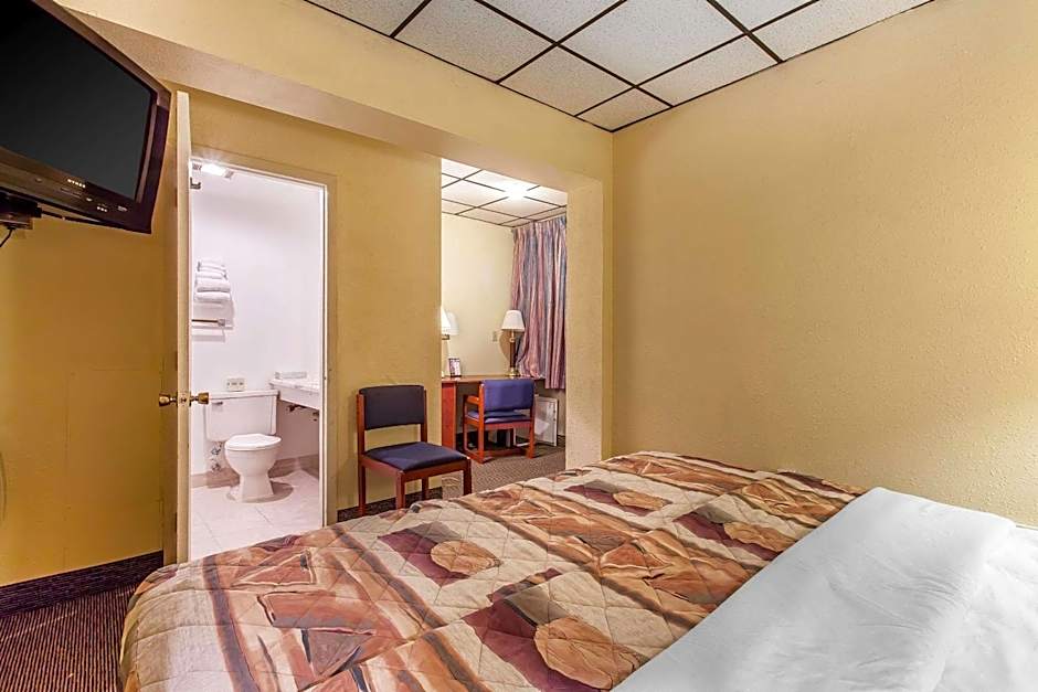 Rodeway Inn North