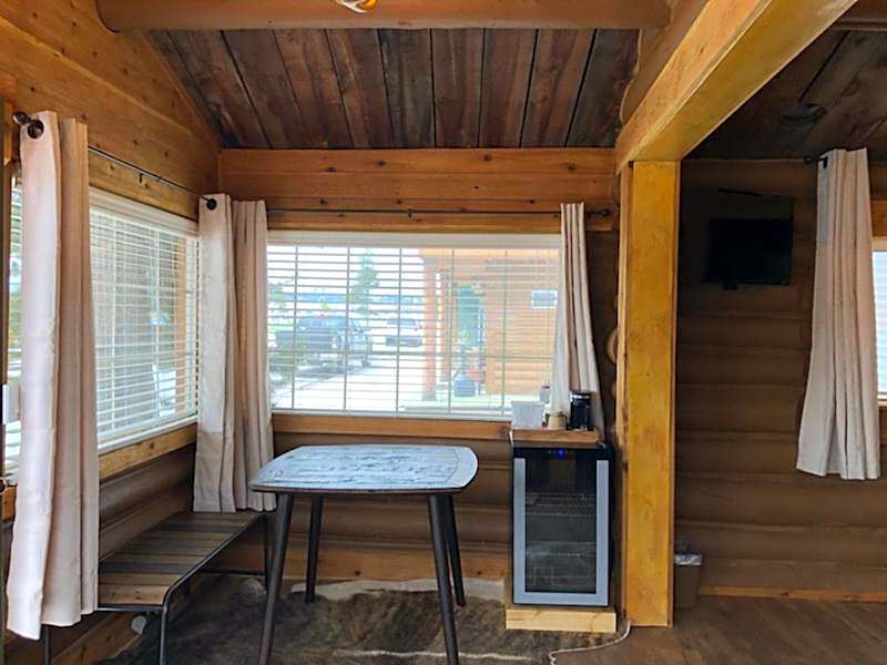 Elkhorn Cabins and Inn