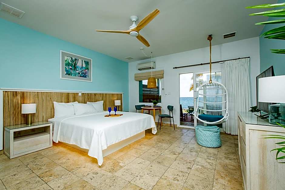 Photo 1 of 7 of Deluxe Studio 1 King Bed