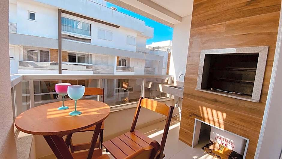 Espaço c/ piscinas e vista panorâmica da Praia