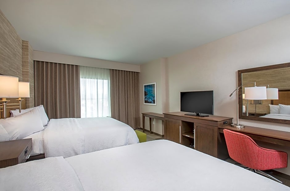 Hampton Inn & Suites Oahu/Kapolei, HI - FREE Breakfast