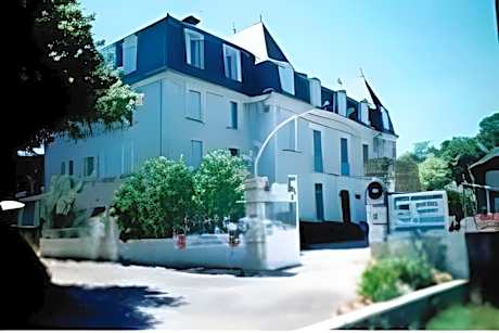 Logis Hotel Restaurant Chateau Bellevue