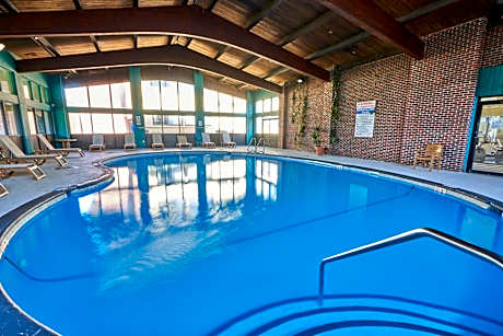 Riverview Inn & Suites