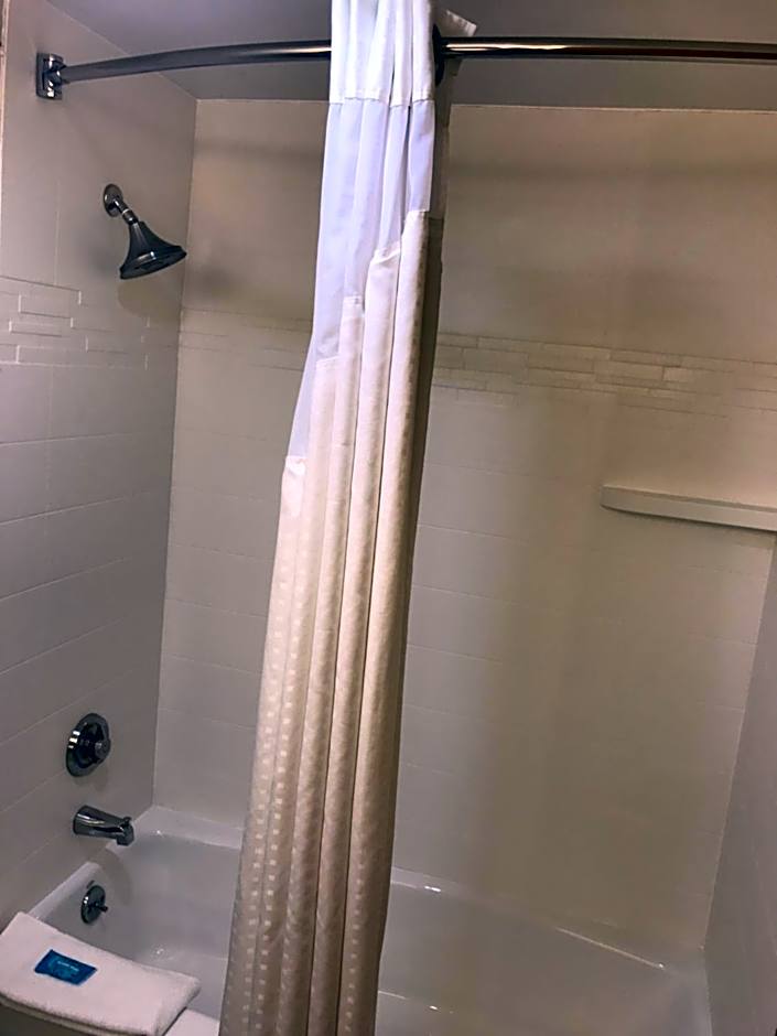 Holiday Inn Express Hotel & Suites Louisville East By IHG