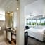 Heart Hotel and Gallery Whitsundays