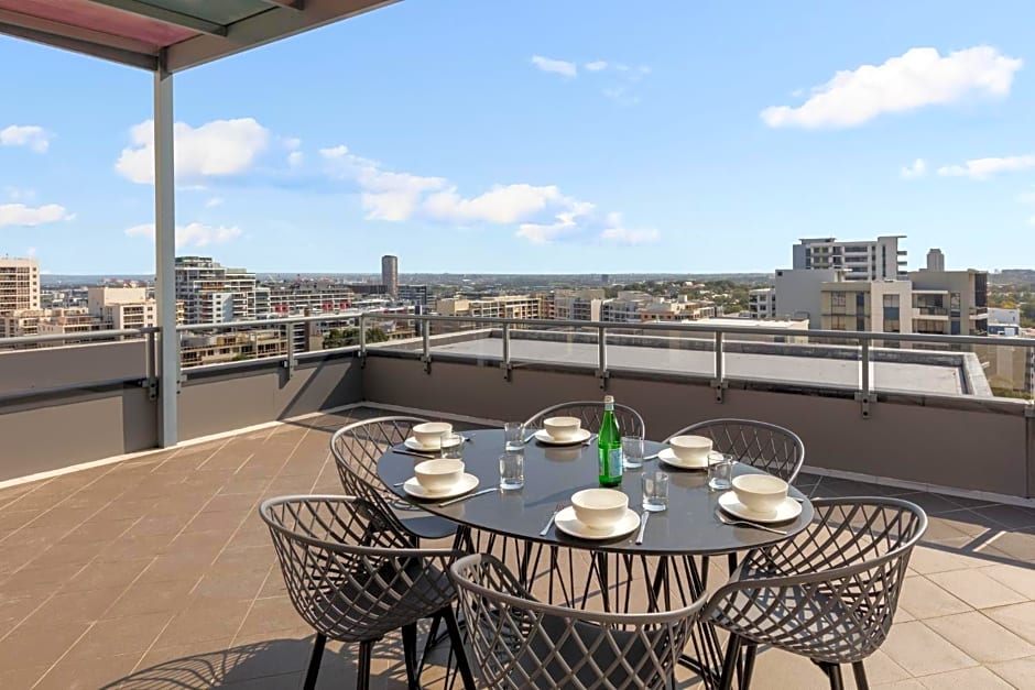 Meriton Suites Waterloo