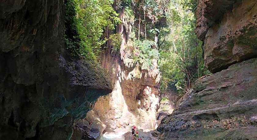 Hotel Sisters Inn Moalboal - Cebu Philippines