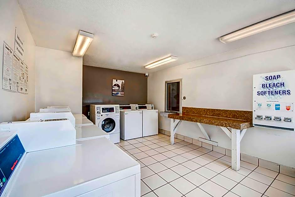 Studio 6-Ocean Springs, MS