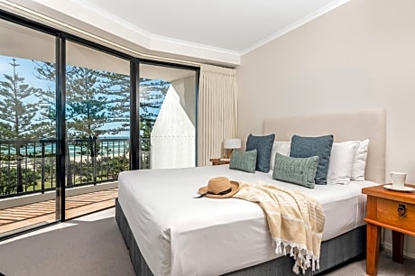 One-Bedroom Apartment with Ocean View