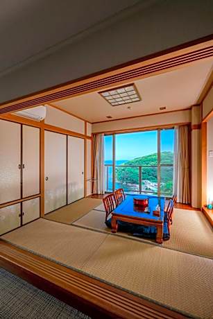 Family Room with Side Sea View