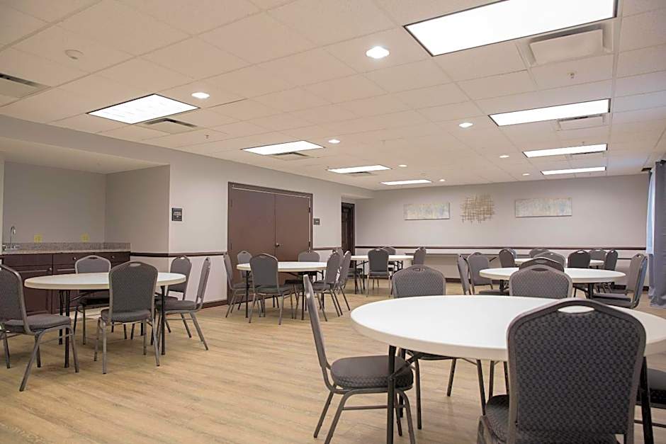 Evangeline Downs Hotel, Ascend Hotel Collection