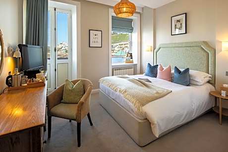 Double Room with Balcony and Sea View