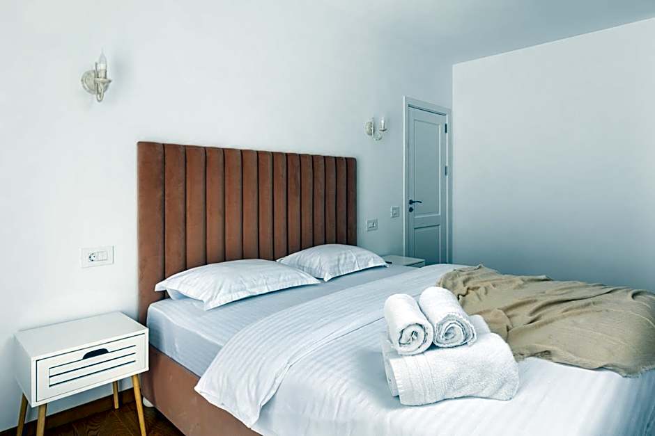 PEAK Aparthotel - Old Town - by CityHost