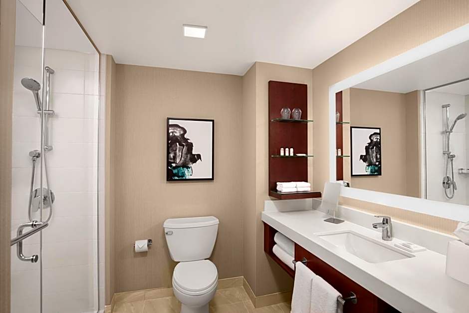 Delta Hotels by Marriott Thunder Bay