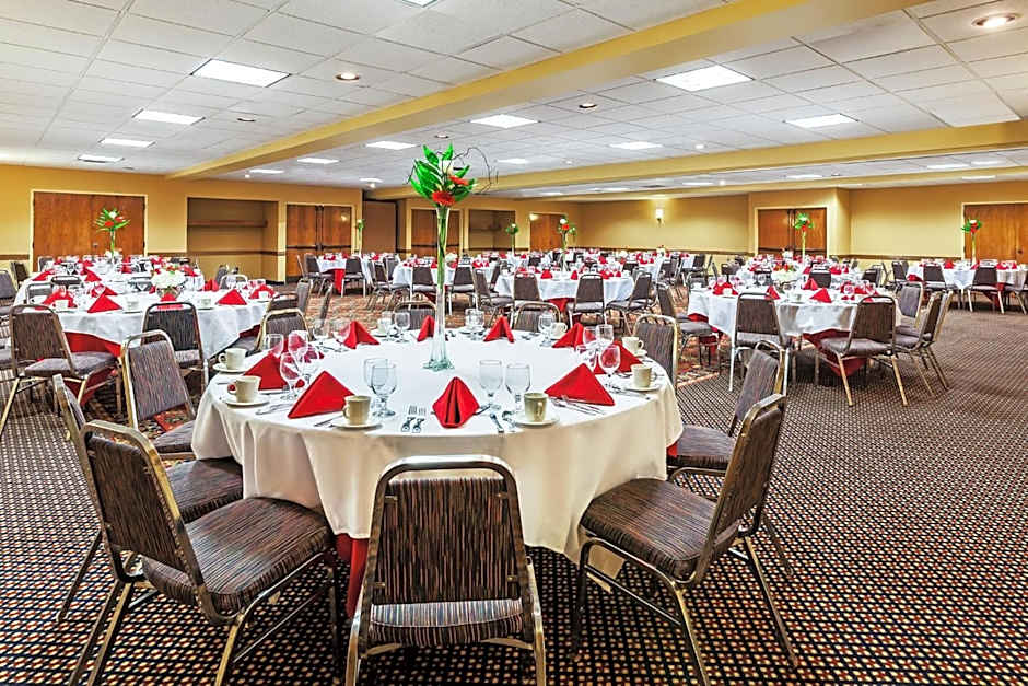 Holiday Inn & Suites Springfield-I-44 By IHG