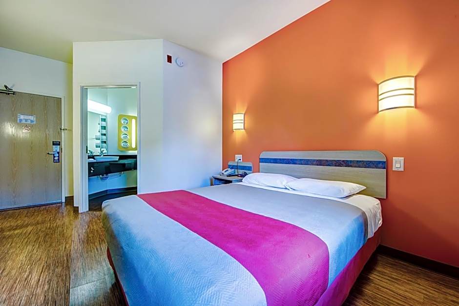 Motel 6-Burlington, ON - Toronto West - Oakville