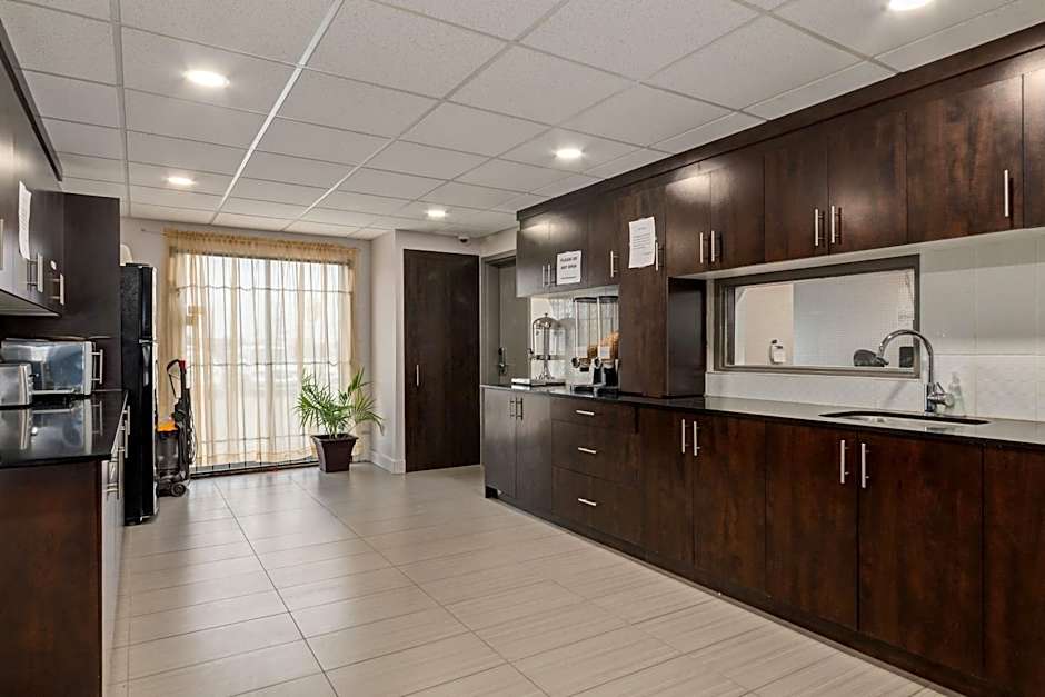 Premium Inn & Suites