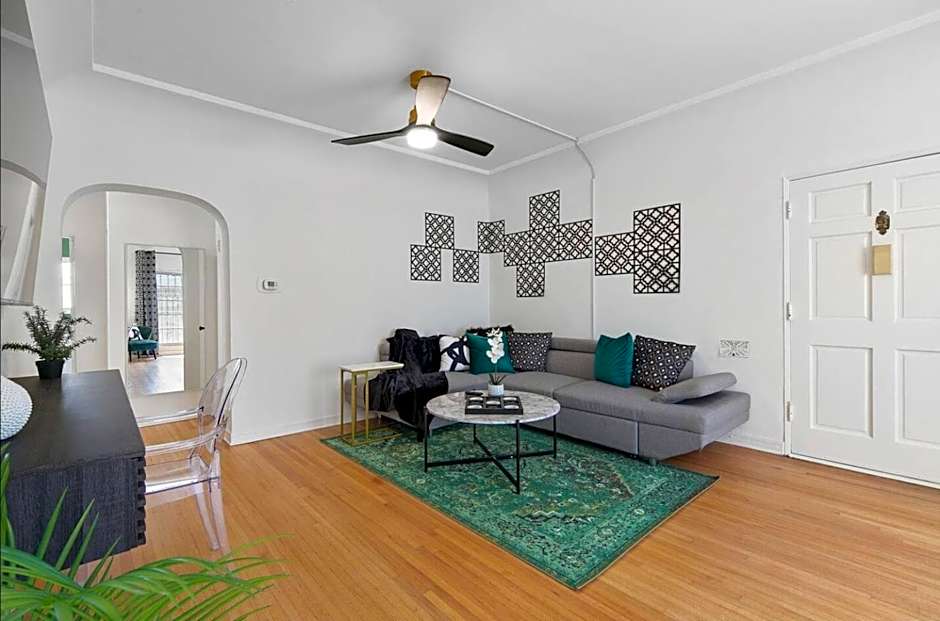 Beverly Hills Stylish & Central 1 BR Apt + Parking