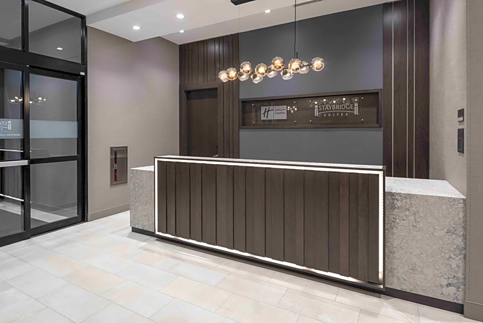Holiday Inn Express Boston Logan Airport - Revere By IHG