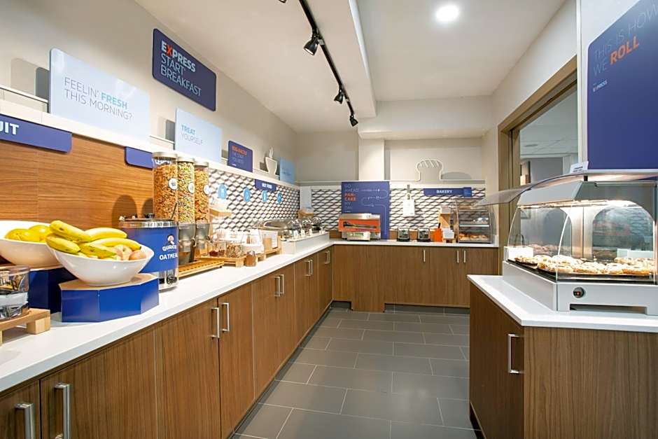 Holiday Inn Express and Suites Lincoln City By IHG