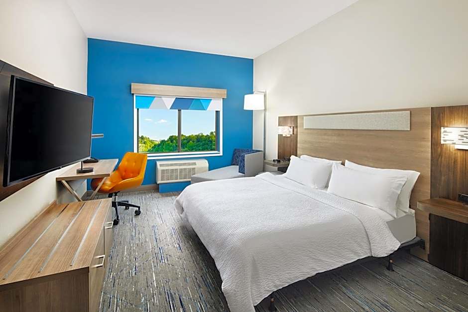 Holiday Inn Express and Suites Wheeling By IHG