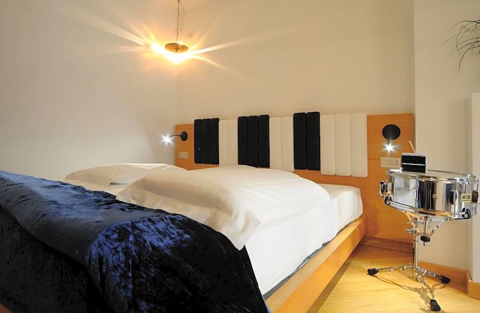 Hotel Franklin Feel The Sound