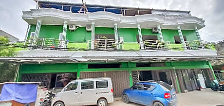 RedDoorz Plus near Siloam Hospital Balikpapan