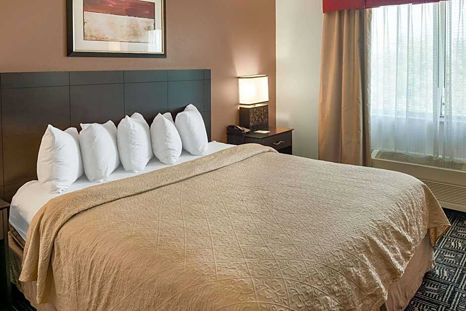 Quality Inn & Suites Mankato East