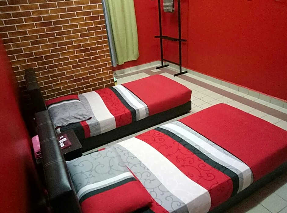 KUALA BESUT JETTY BUDGET HOTEL AIN - In front of Kuala Besut Jetty