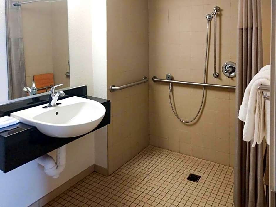 Motel 6 Cheyenne, WY