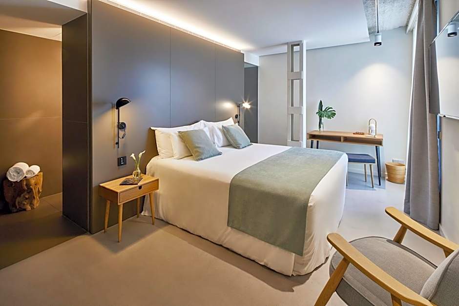 Photo 1 of 4 of Double Room