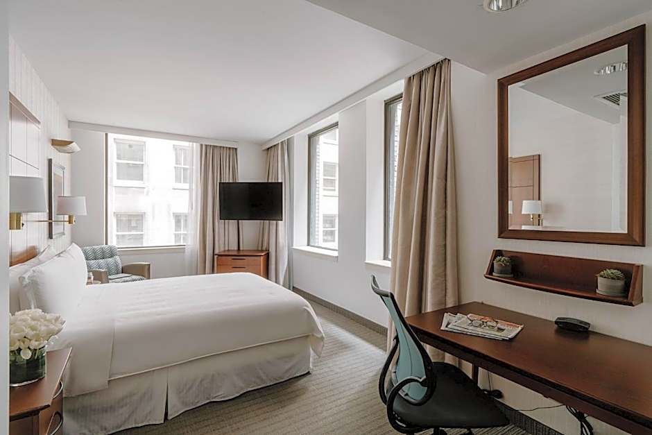 CLUB QUARTERS HOTEL, CENTRAL LOOP