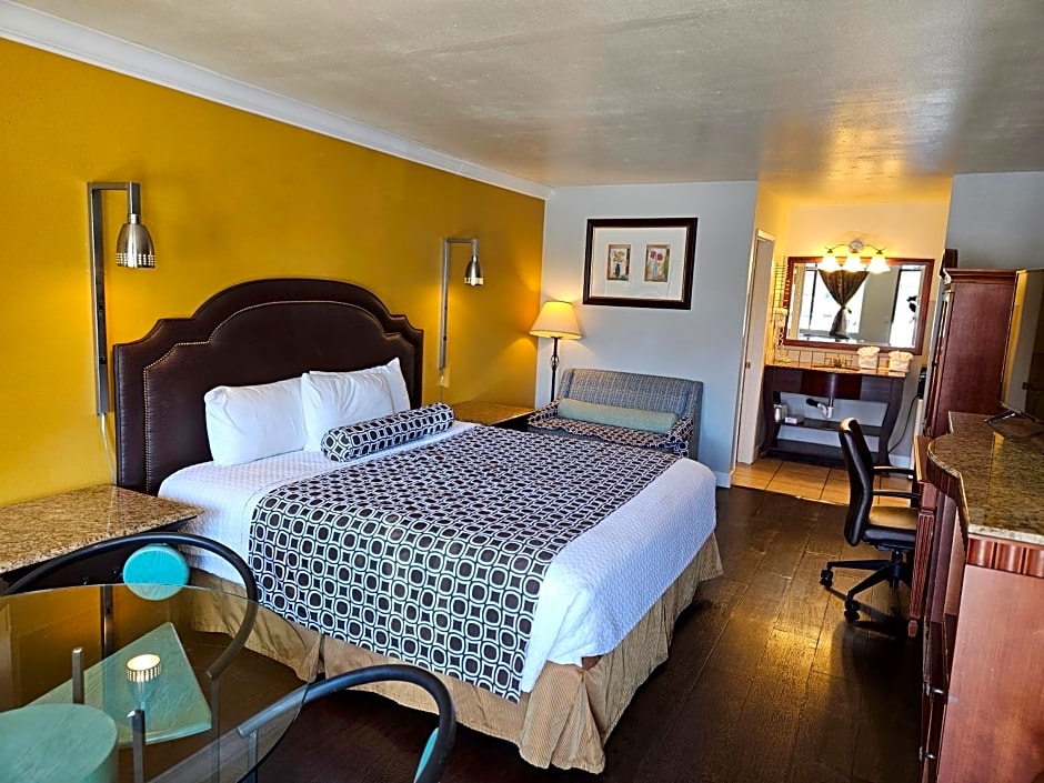 Fullerton Inn