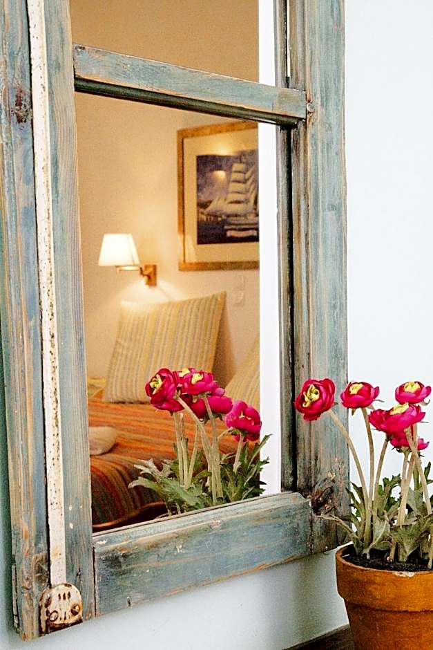 Golden Beach Studios & Suites