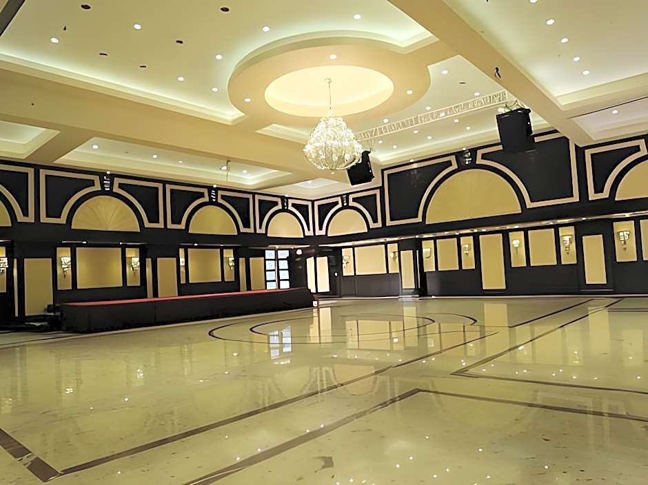 Anandha Inn Convention Centre and Suites